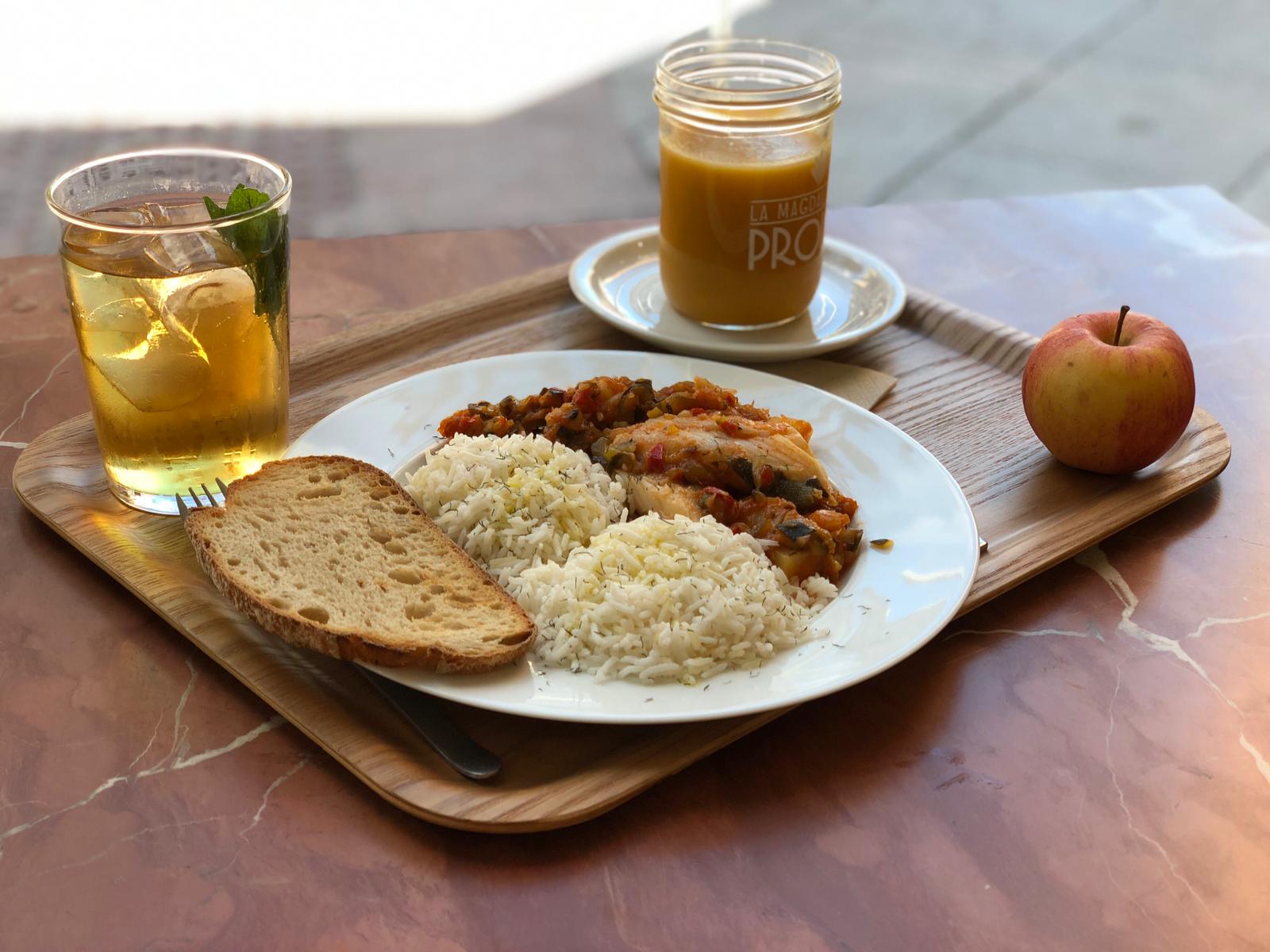 Menú plato del día : Plato de carne o pescado a elegir